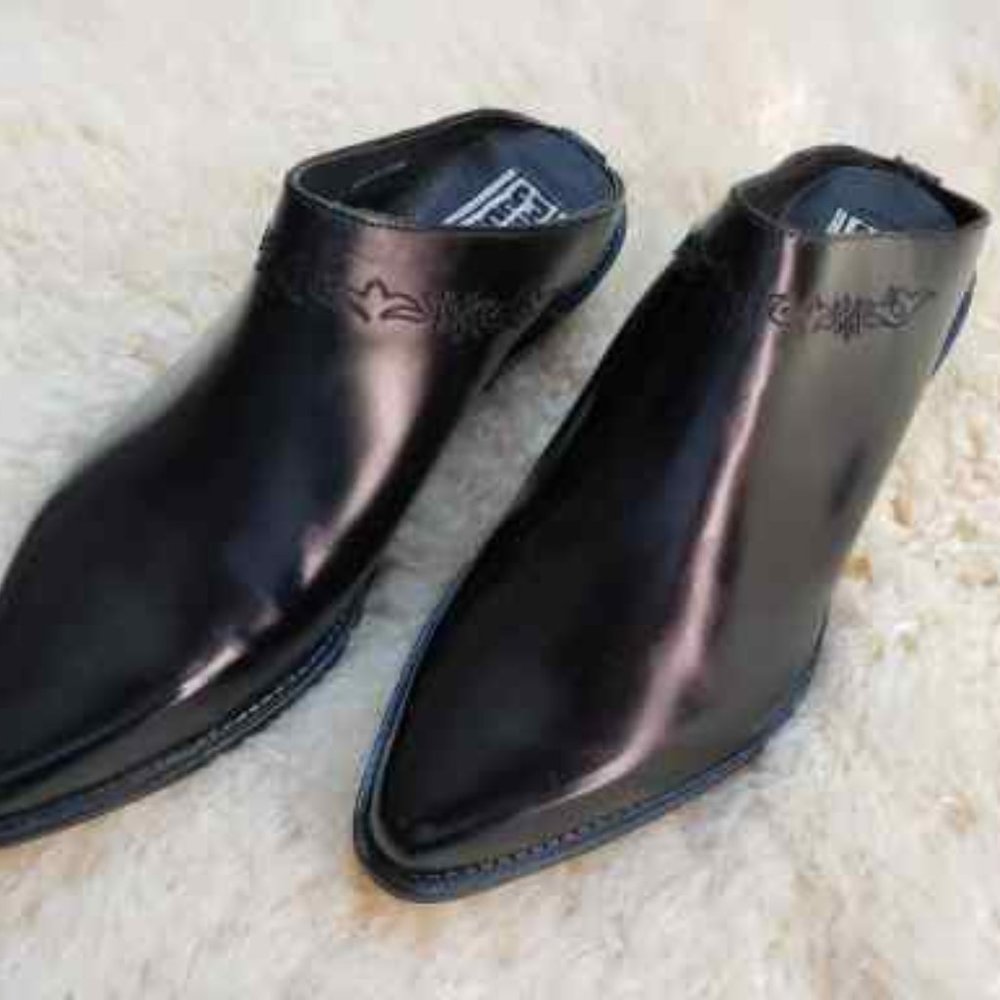 Code West western style black leather mule Sz 6M